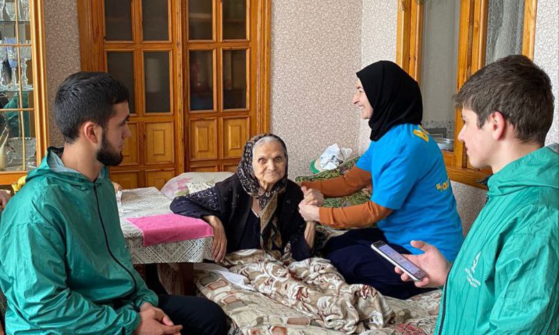 Активисты проекта «История солдата победы»  навестили  Мехтиеву Люсю Васильевну .